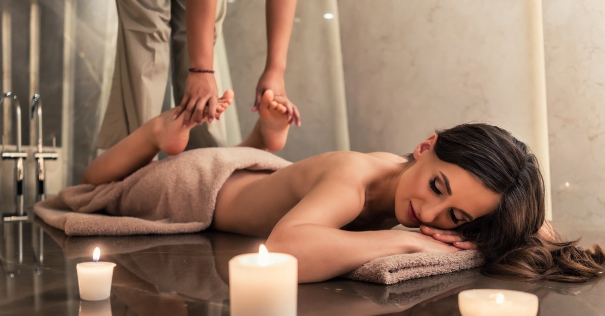 The-Best-Ways-to-Relax-After-a-Stressful-Day-at-Work-5cd5ce085c74c